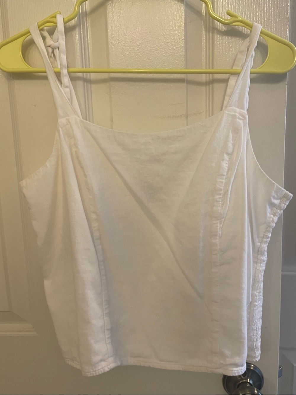 Old Navy white linen tie tank top Size L.